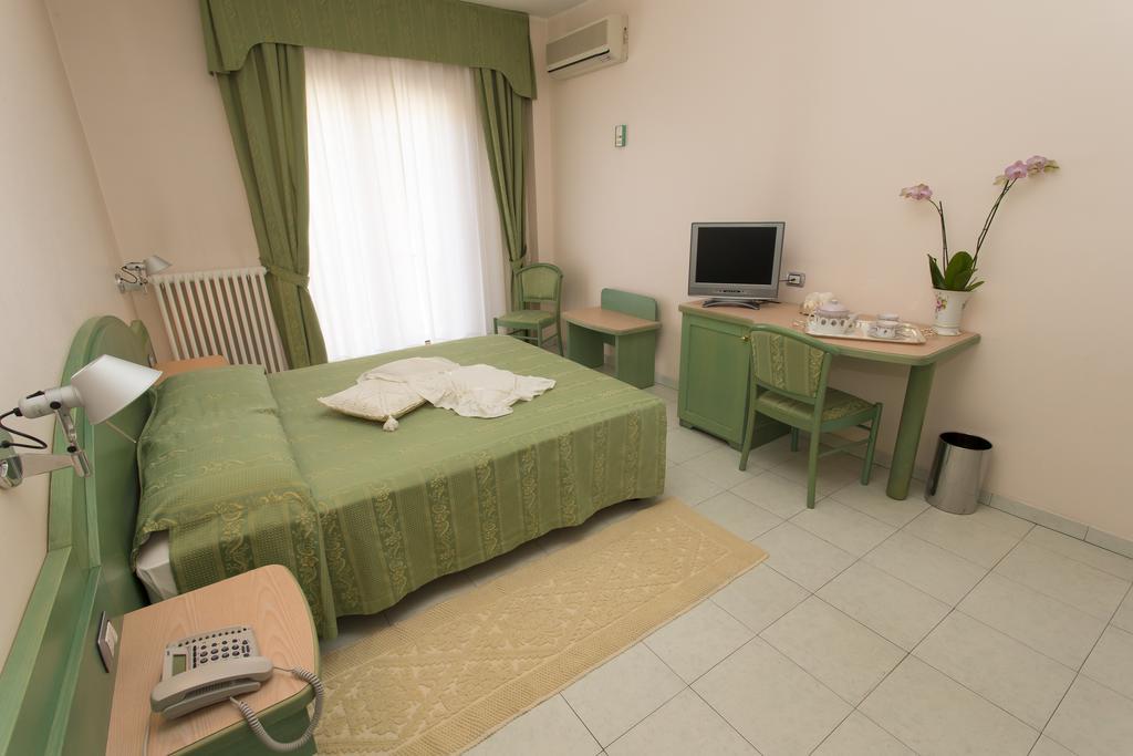 Hotel Grillo Nuoro Szoba fotó
