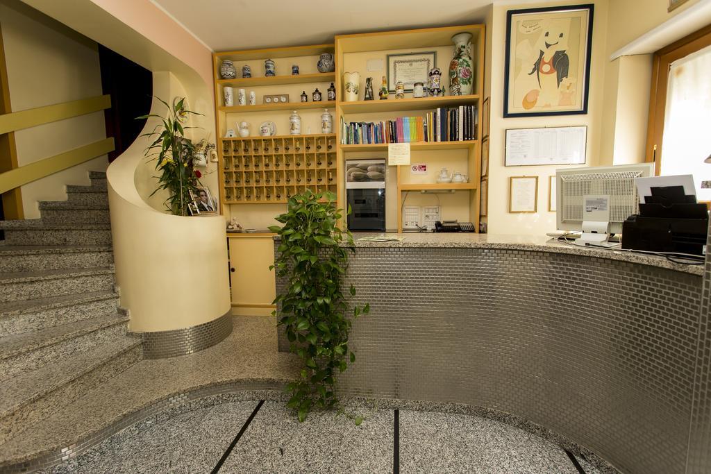 Hotel Grillo Nuoro Kültér fotó