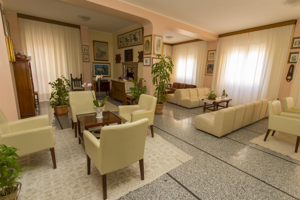 Hotel Grillo Nuoro Kültér fotó