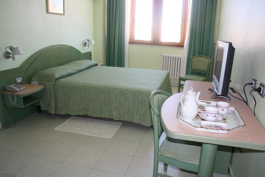 Hotel Grillo Nuoro Szoba fotó